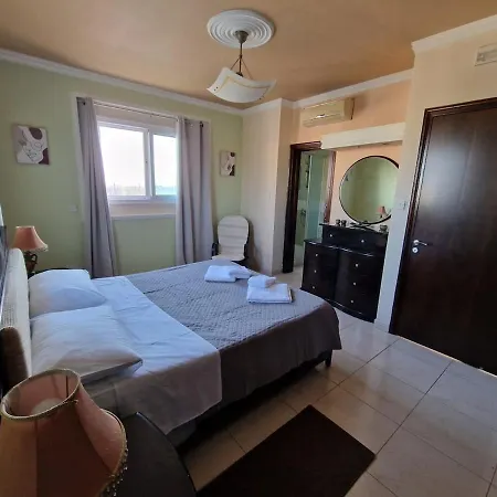 Villa Family House 1 Near Airport
