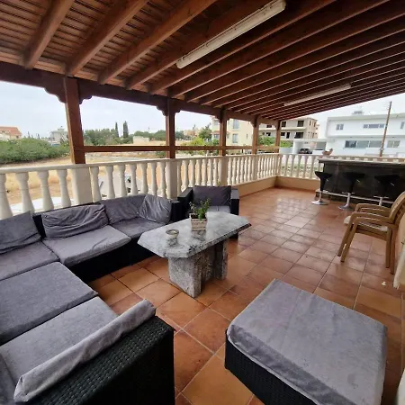 Villa Family House 1 Near Airport Paphos