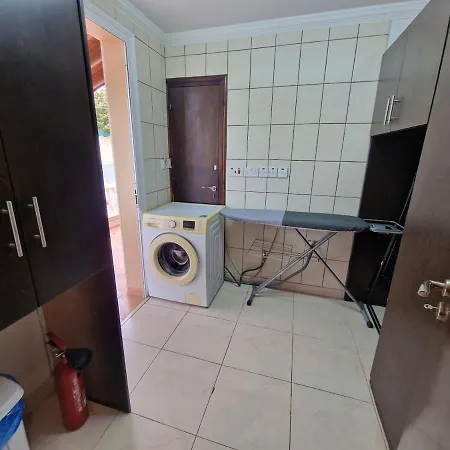 Family House 1 Near Airport Пафос